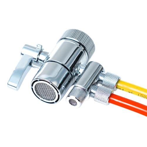 Hahnanschluss Adapter mit Perlator und Rücklauf für Abwasser - verrohrung fest Der Hahnanschluss Adapter mit Perlator und Rücklauf für Abwasser mit fester Verrohrung