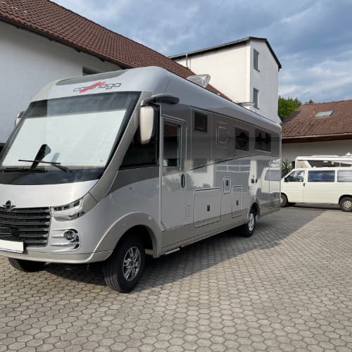 verdanium GEO Wasserfilter - Wohnmobile Wohnmobile stehen auf dem Hof