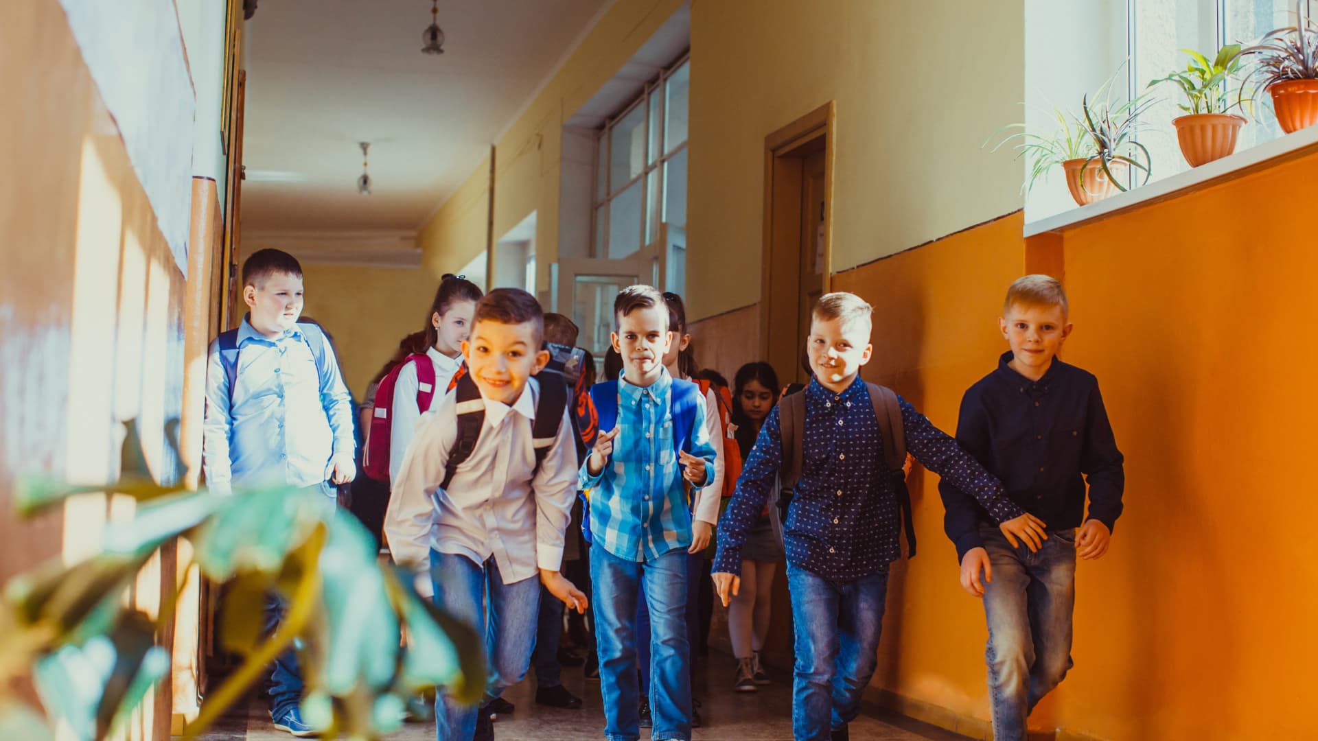 Wie die VA-Hydro Complete Legionellen in einer Schule den Kampf ansagt VISION AQUA VA-Hydro Complete Legionellen und Bakterienbeprobung durch das Gesundheitsamt in einer Schule für Behinderte